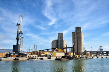 Obraz premium Sea trading port activities