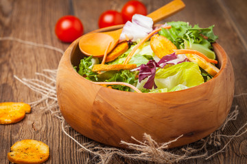 Mixed salad with croutons.