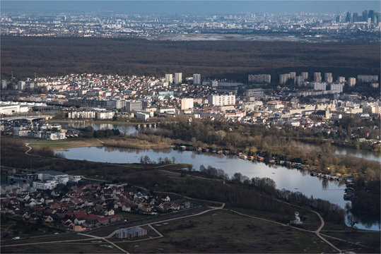 vue a&eacute;rienne de la ville de Poissy dans les Yvelines en France