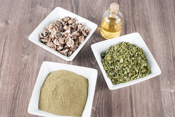Seeds, leaves and moringa powder - Moringa oleifera