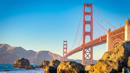 Fototapete Golden Gate Bridge Blick auf den Strand von San Francisco zur Goldenen Stunde