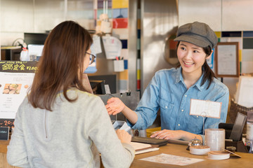 カフェ・スタッフ
