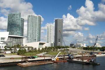 Fototapeta na wymiar Miami Waterfront Construction