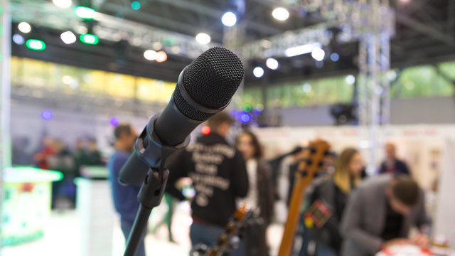 Stage microphone before the performance of musicians
