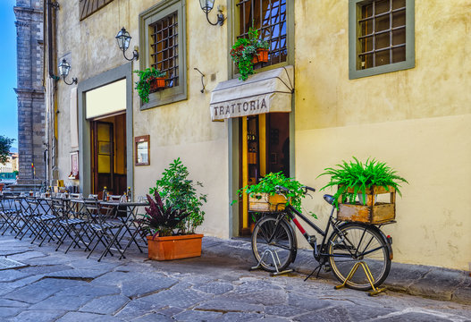Fototapeta Narrow street in Florence, Tuscany. Italy