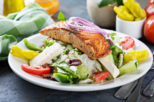 Grilled salmon with fresh salad