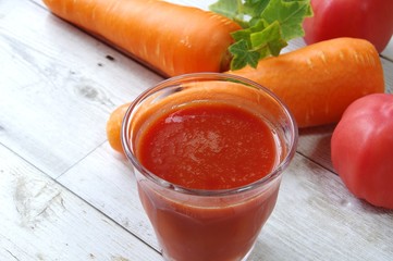 野菜ジュース　（人参・トマト）