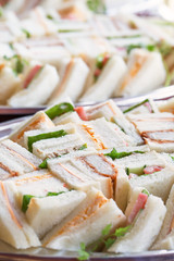 美味しそうなミックスサンドイッチ