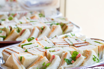 美味しそうなミックスサンドイッチ