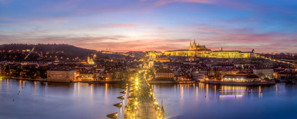 Fototapeta na wymiar Prague Castle and Charles Bridge