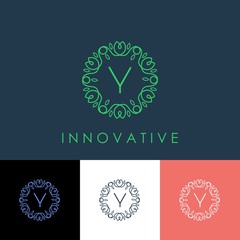 Crests logo,Hotel logo, luxury letter monogram vector logo design, Fashion brand identity,Vector logo template