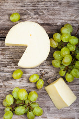 Cheese and grapes