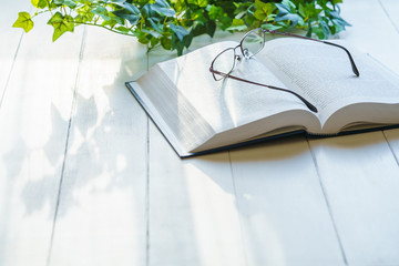 なぜ大人になると本を読まなくなるのか？