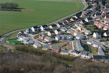 vue aérienne d'un lotissement d'habitations à Oisème près de Chartres en France