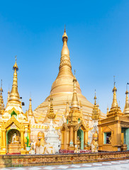Fototapeta na wymiar Shwedagon pagoda in Yangon. Myanmar.