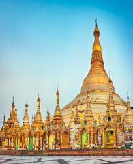 Naklejka premium Shwedagon pagoda in Yangon. Myanmar.