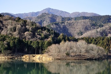 宮ヶ瀬湖と本間ノ頭