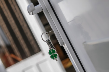 schlüssel im schloß haustür
