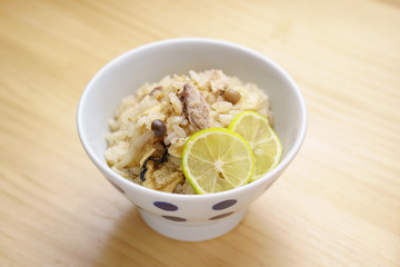 秋刀魚の炊き込みご飯茶碗盛り