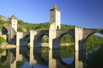 Lot River Pont Valentre Cahors Lot Midi-Pyrenees France - obrazy, fototapety, plakaty