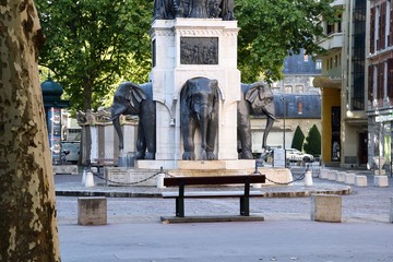fontaine des &eacute;l&eacute;phants