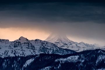 Fototapeta na wymiar Sonnenaufgang beim Schreckhorn, Berner Alpen