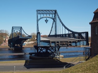 Kaiser Wilhelm Brücke wird geöffnet