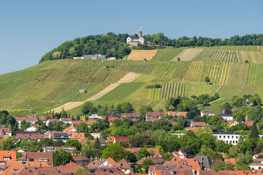 Blick über Heilbronn zum Wartberg