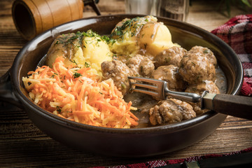 Meatballs and mashed potatoes