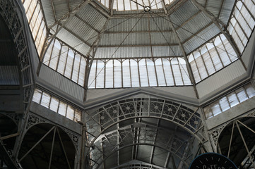 Obraz premium steel and glass beams dome