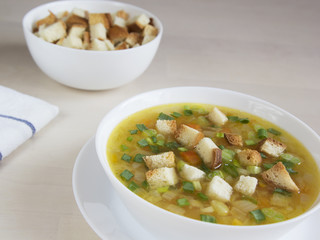 Pea soup with croutons