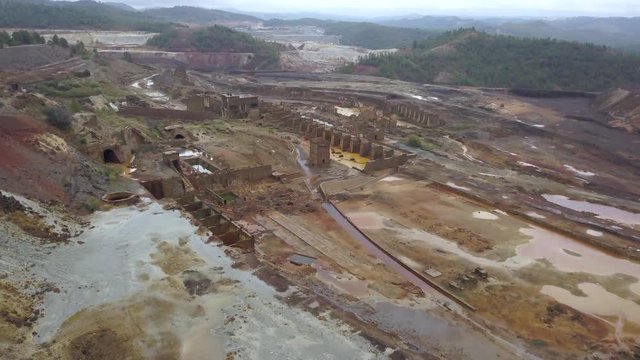 Vista a&eacute;rea de la antigua mina de Rio Tinto