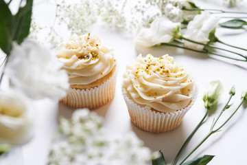 cupcakes and flowers