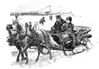Paar im Winter unterwegs mit einem Schneeschlitten und Pferden - 197403514