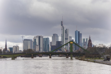 Frankfurt y rio Main (Alemania).