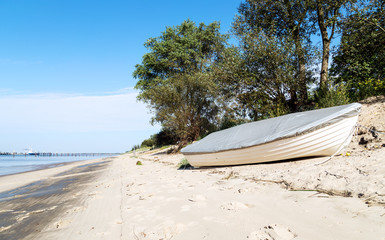 Sandstrand auf Harriersand, Weserinsel vor Brake in Norddeutschland bei Bremerhaven