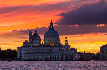 Obraz premium Basilica Santa Maria della salute at sunset, Venice