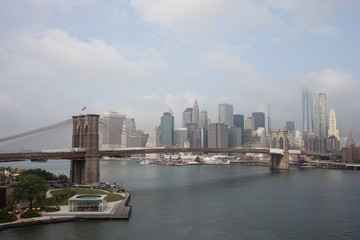 Fototapeta na wymiar View of Manhattan From Manhattan Bridge