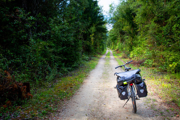 Naklejka premium Touring bike on Drau cycle route