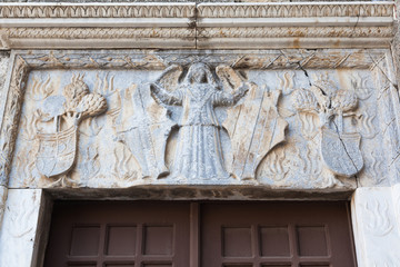 Obraz premium Gate-decoration with stone carvings in the city of Rhodes, Greece