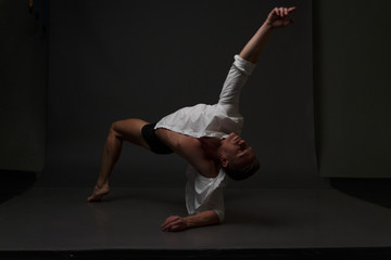 men is dances in a black pants