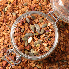 granola with oat, nut and pumpkin seed