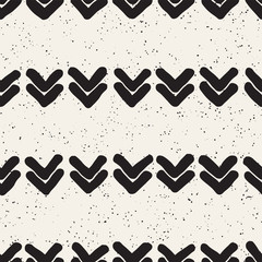 Fototapeta premium Hand drawn lines seamless grungy pattern. Abstract geometric repeating texture in black and white.