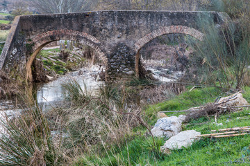 Antiguo puente romano