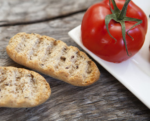 assiette de pain grillé