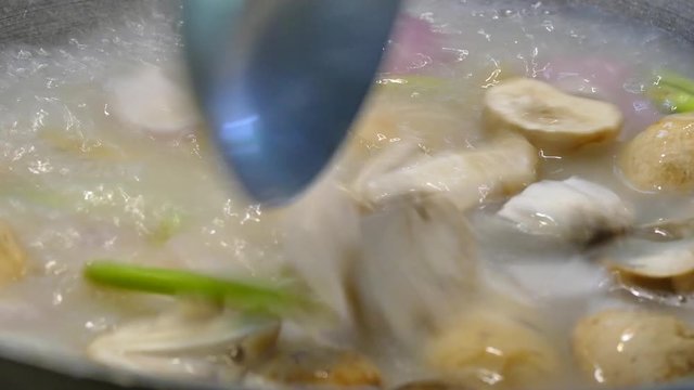 How to cooking Tom kha gai or Thai chicken and coconut soup 
