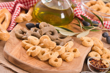 Italian taralli.