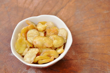 baked salt broad beans on little cup