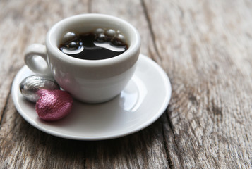 café et œufs de pâques