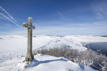 Croix du lac de Saint Andéol, plateau de l'Aubrac, Lozère